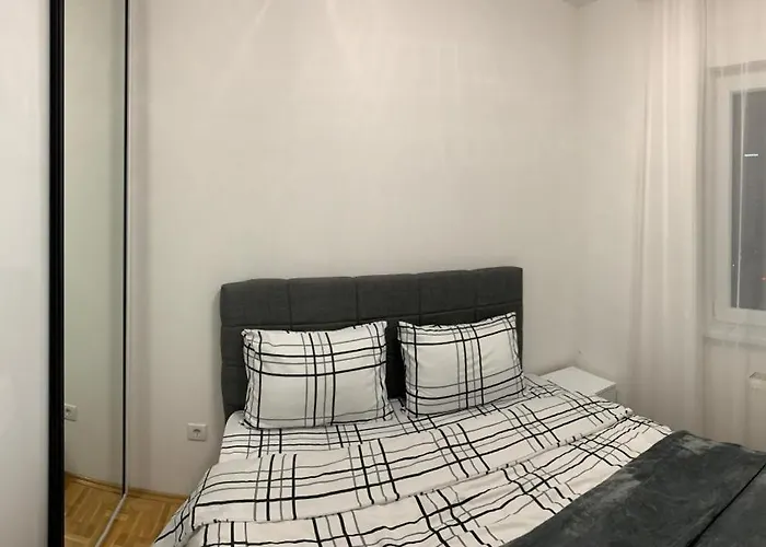 Zlatni San 3 公寓 *